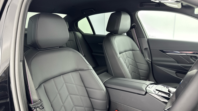 BMW 5 Series 550e xDrive M Sport Pro 4dr Auto [Tech+/Comfort+] Saloon